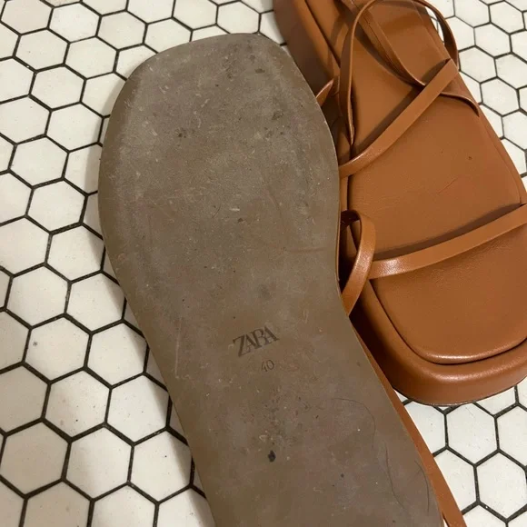 Zara platform strappy sandals - Picture 2 of 2